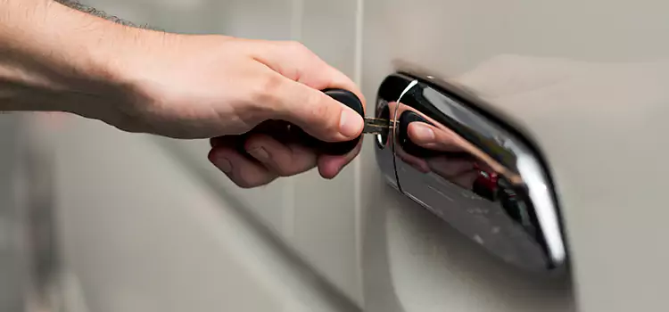 Why Choose Our Auto Locksmith Team in Tampa, FL?